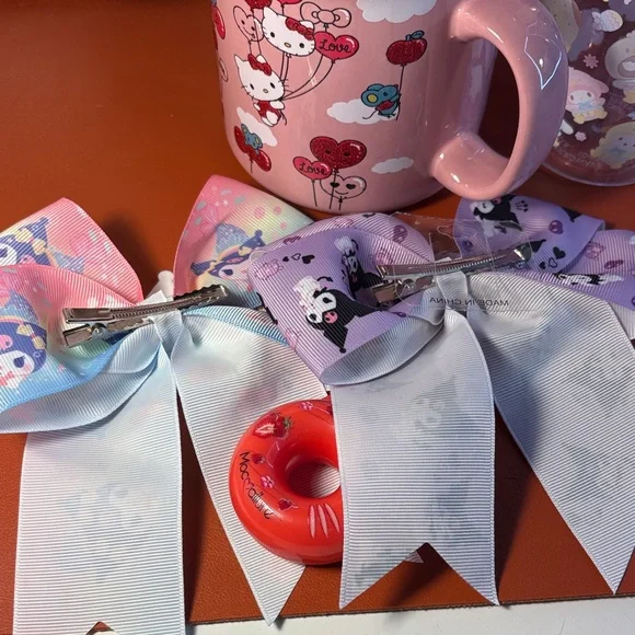 Hello Kitty Bundle - Picture 3 of 7